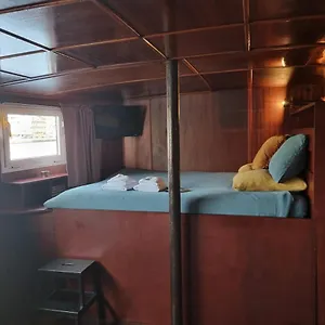 La Du Capitaine Botel